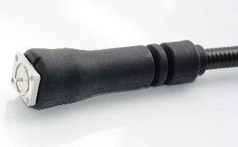 Boot cold shrink CPE serie CSB montato su un connettore RF con cavo coassiale